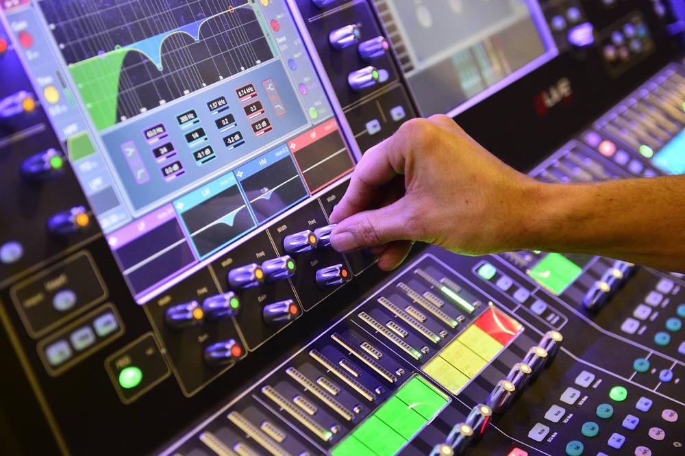 Allen&Heath dLive a EAW Redline na koncertě Elvise Presleyho