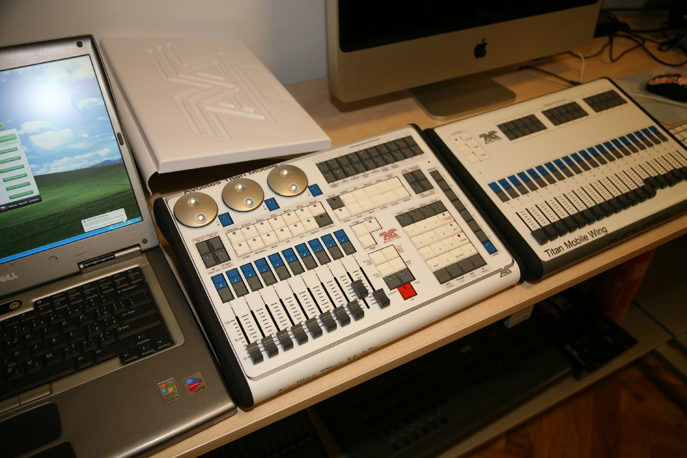 DMX ovládací pulty od Avolites v PRODANCE