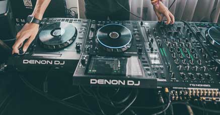 Získejte zdarma Denon DJ LC6000!