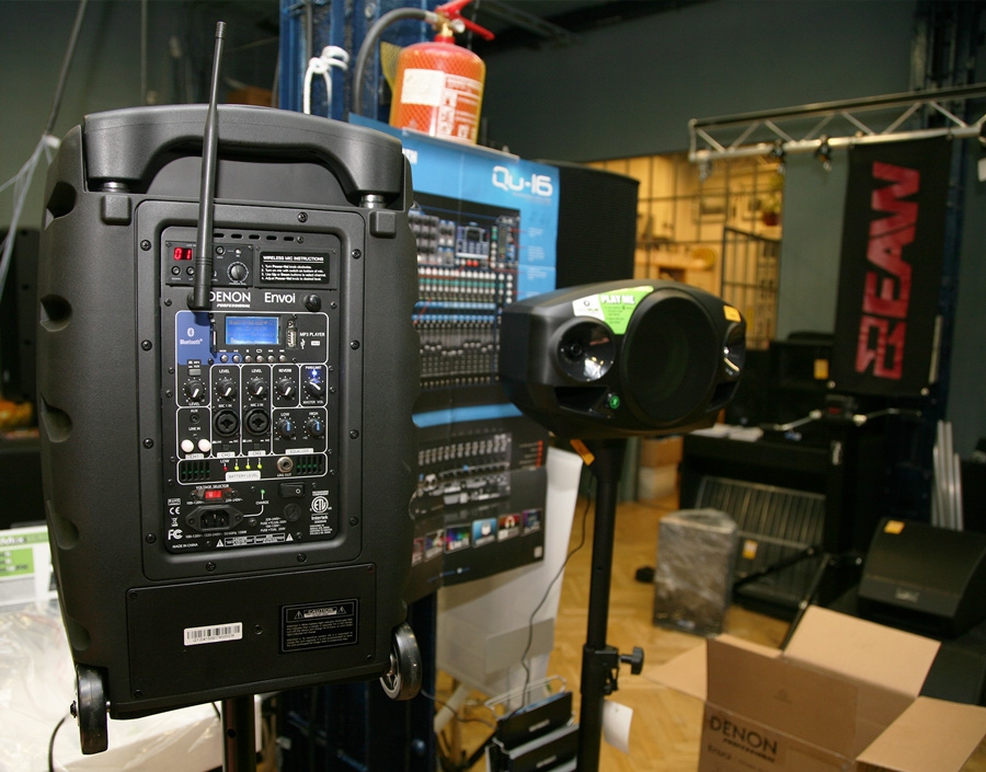 Přenosný aktivní reprobox značky Denon Pro: Envoi