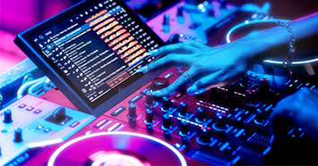 Denon DJ PRIME 4 G2 – nový standard standalone DJ systémů