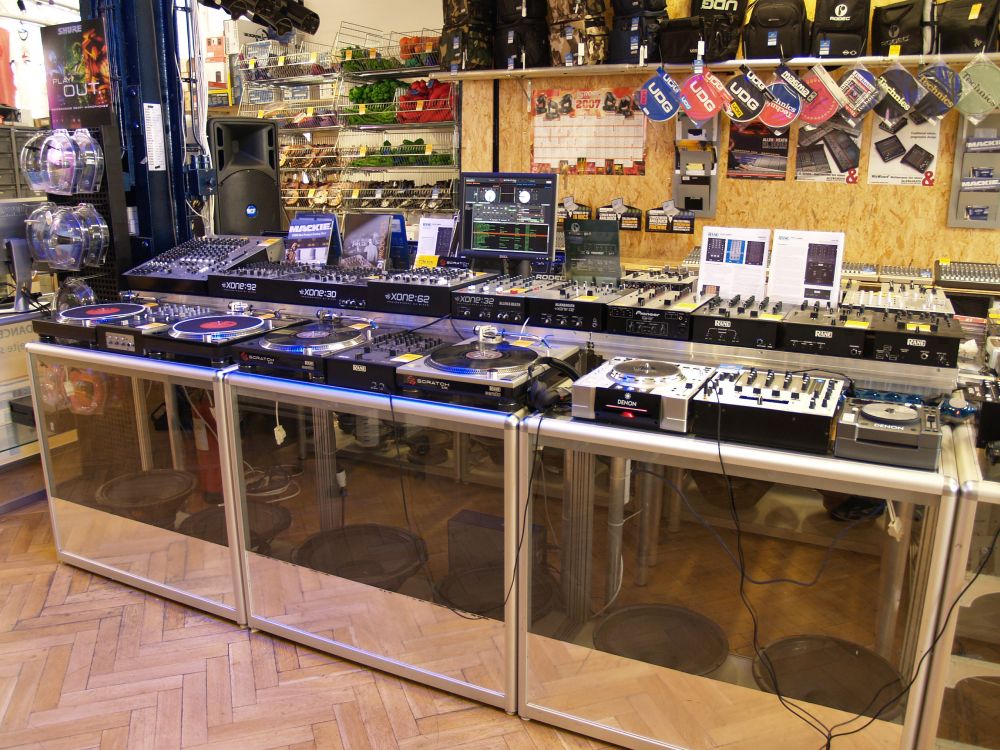 DJ technika - Prodejna Praha