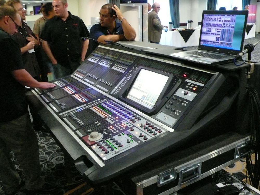 PLASA 2007 - PREZENTACE EAW