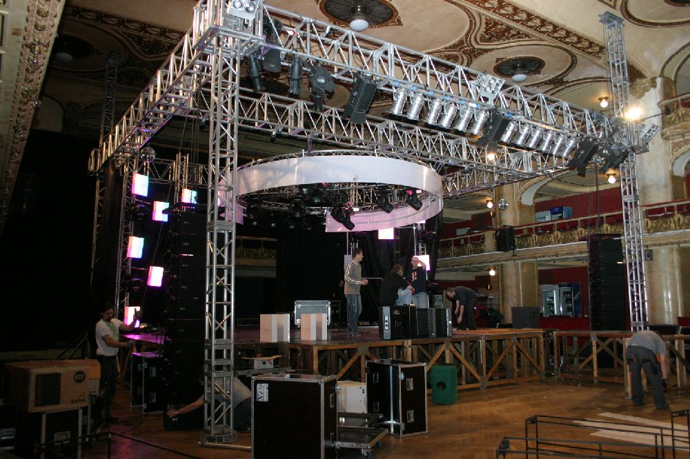 L.BÍLÁ V LUCERNĚ - STAVBA TECHNIKY