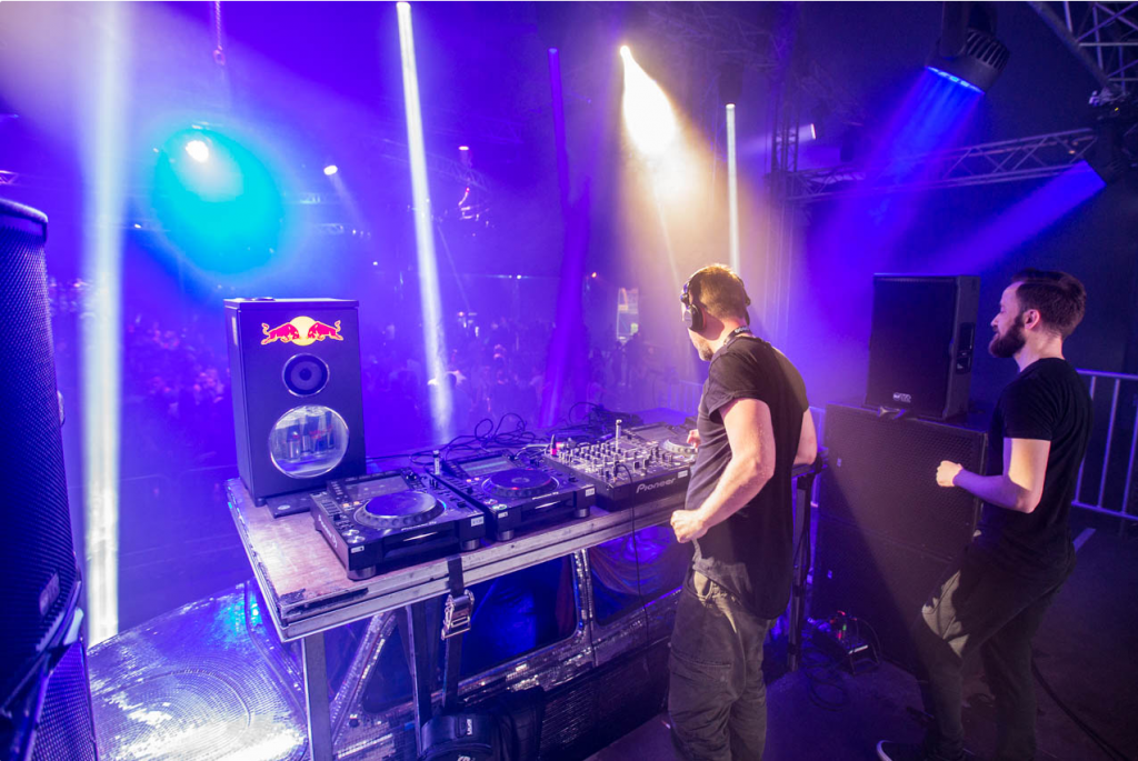 Festivalová premiéra RCF HDL 50-A pro 10 000 posluchačů