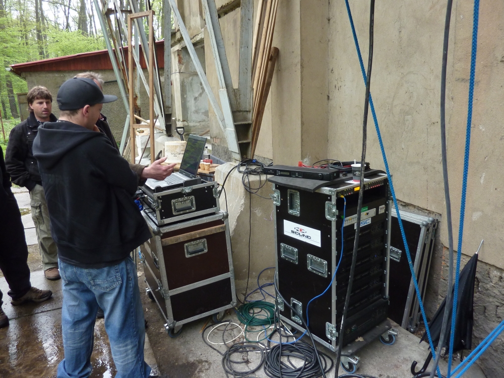 QSC ISIS WideLine 2102 v Houštce