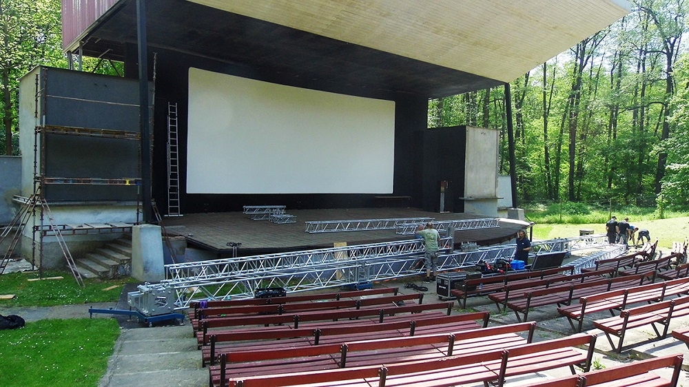 Přípravy na DEMO 10