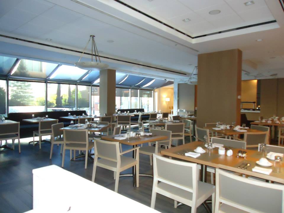 Instalace QSC stropních reproduktorů V Halifaxu