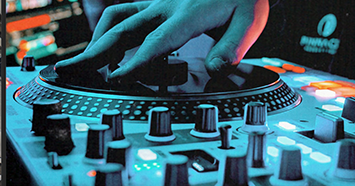 RANE ONE MKII: Motorizované jogy, Stems a mnohem více!