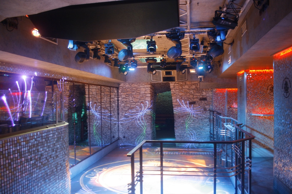 Co se ukrývá v podzemí U Zlatého stromu?