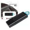 Černý plastový USB flash disk Kingston Exodia s kapacitou 64GB s krytkou USB konektoru