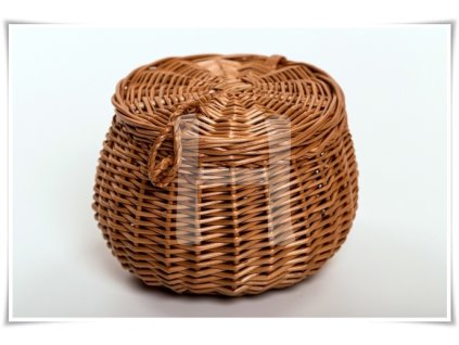 Proutěný košík s víkem 002