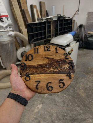 Sweep Movement hodiny vynikajú plynulým a tichým chodom bez rušivého tikania, čo zaručuje nerušené chvíle a príjemnú...