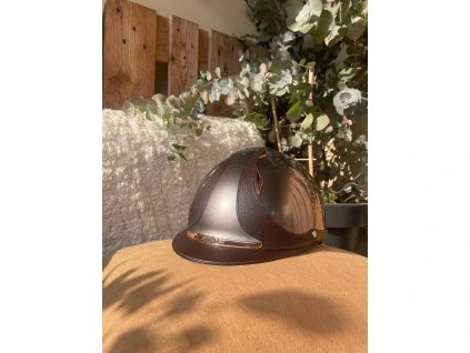 JAZDECKÁ PRILBA SEMI CUSTOM PREMIUM GLOSSY ANTARÉS BROWN 1