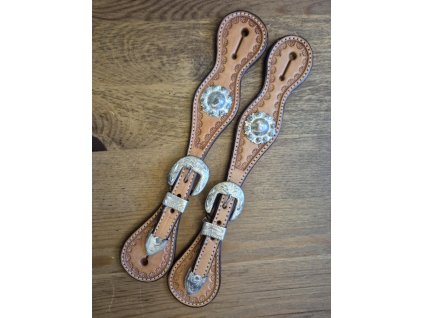 Westernové řemínky na ostruhy s gravírovanou stříbrnou sponou a ozdobným conchem