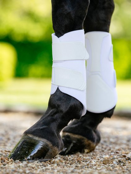 it06442 lifestyle technicalbrushingboots white 2