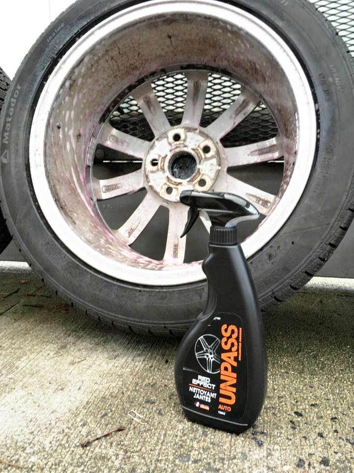 Čištění disků a brzd automobilu