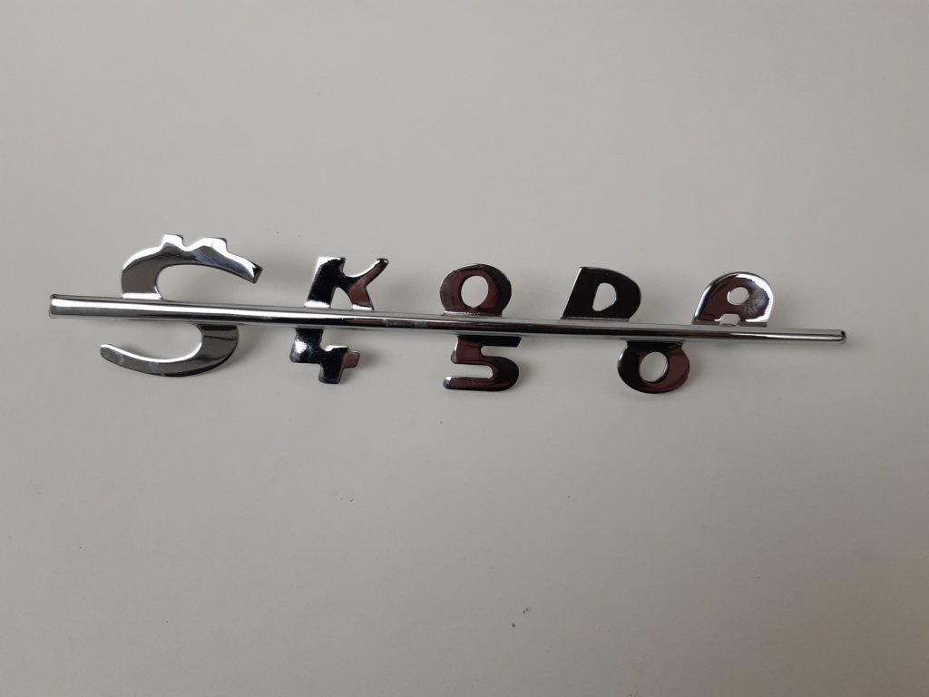 Znak na zadní čelo Škoda  450