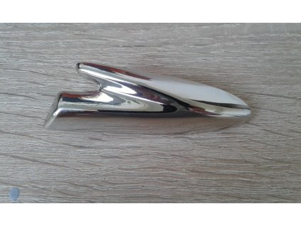 Škoda 100 šipka blatníku, prvo model