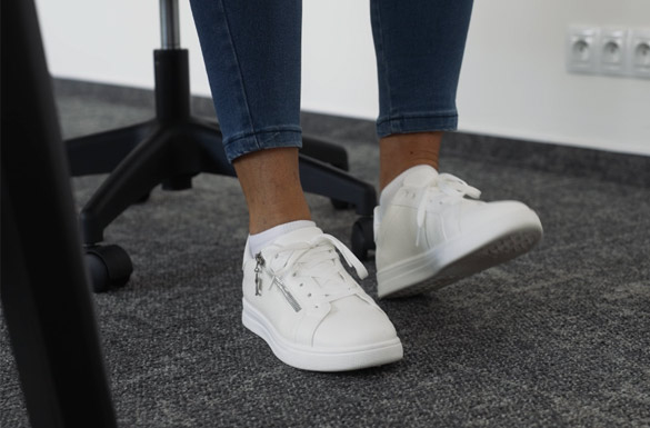 Cviky na bolavé nohy v práci