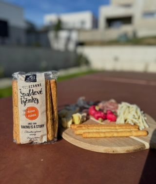 ✨ Špaldové tyčinky, ktoré si zamilujete už po prvom chrumknutí! Naše poctivé špaldové tyčinky sú ideálnym parťákom ku...