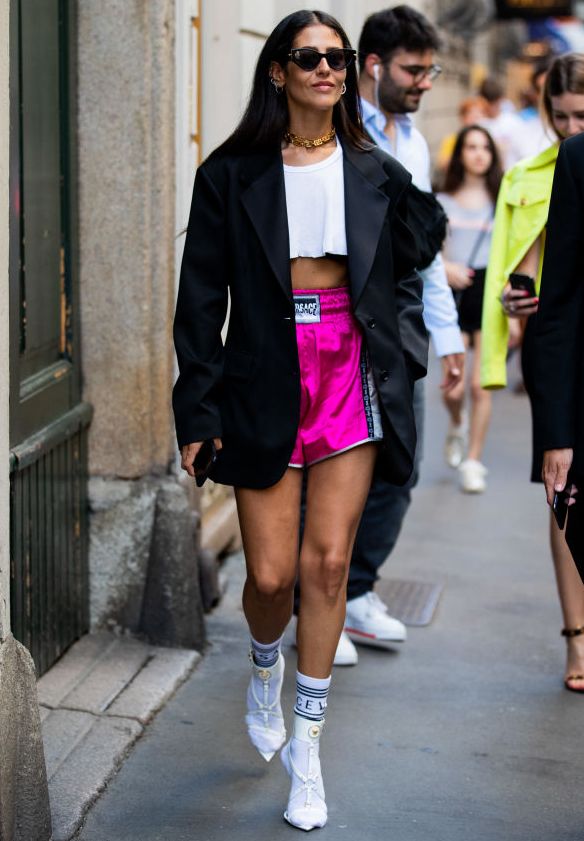 gilda-ambrosio-is-seen-outside-versace-during-the-milan-news-photo-1156171424-1563961364