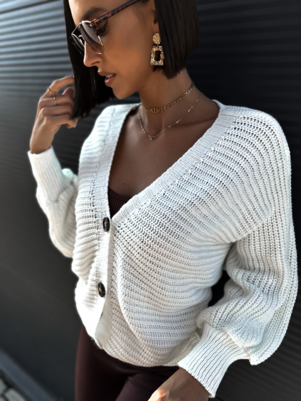 Bílý pletený svetr VEYSETS s knoflíky