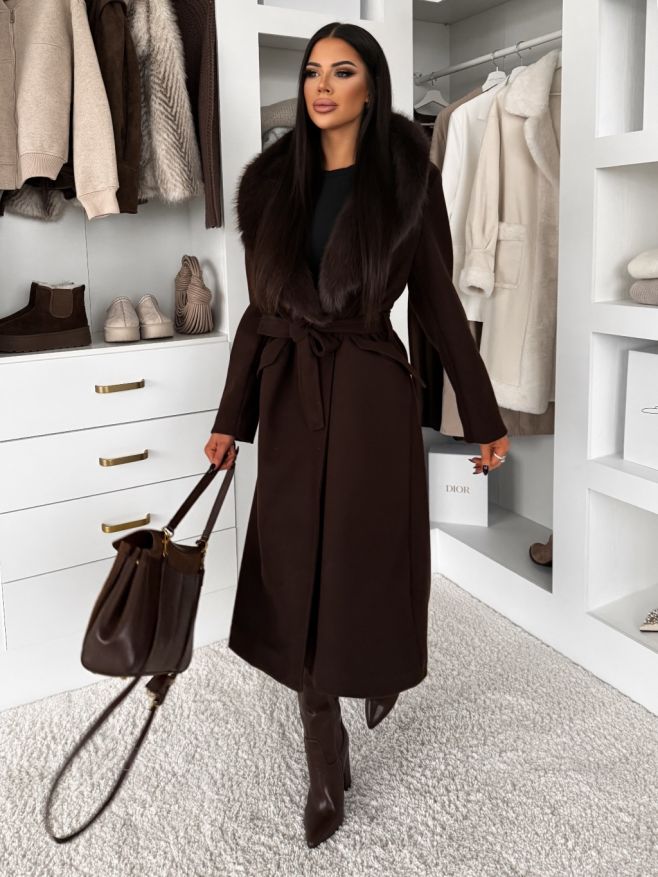 ✨ Elegantní dlouhý kabát ROSIEL s kožešinkou ✨ Protože zima si žádá luxus, eleganci a trochu drama 🤎 Kabát ROSIEL je...