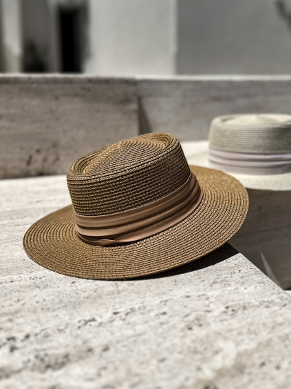 Svetlo hnedý elegantný klobúk MANTAE (Veľkosť ONESIZE)