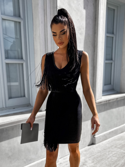 Černé elegantní šaty HJUKLE s třásněmi (Velikost L)