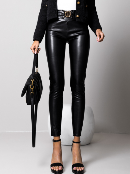 Černé lesklé koženkové kalhoty NAJADY s páskem (Velikost L)