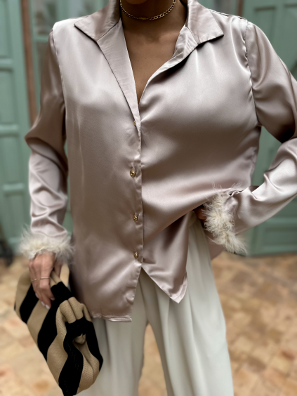 Béžová elegantná lesklá košeľa DURGEL s detailom na rukávoch (Veľkosť S)