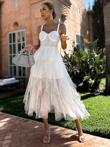 Bílé třpytivé šaty CIPRINY s tylovou sukní (Velikost M/L)