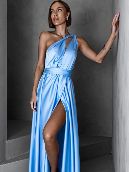 Světle modré saténové šaty VALERDI s variabilním vázáním a rozparkem (Velikost ONESIZE)