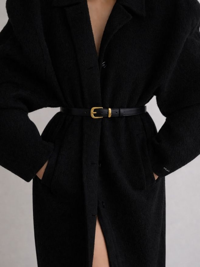 Upusť uzdu fantazie a přepásej nové košilové šaty, mikinové šaty nebo dlouhý svetr kvalitním dámským koženým páskem nebo...