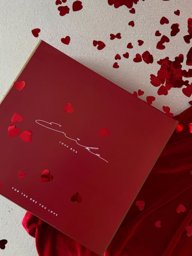 Valentýnský Love Box je smyslový zážitek, který promění každodenní chvíle v malé rituály✨Protože styl nekončí u šatů…...