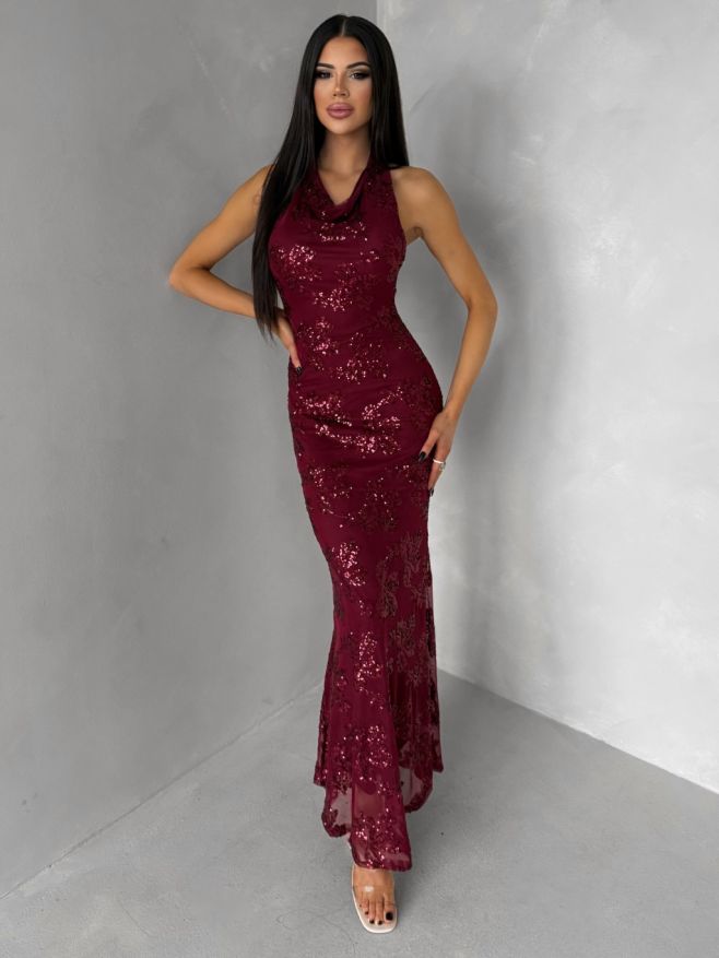 ✨ Společenské dlouhé třpytivé šaty HENTARI ✨ Když chceš zazářit… a opravdu zazářit💫 Model HENTARI s jemnými flitry a...