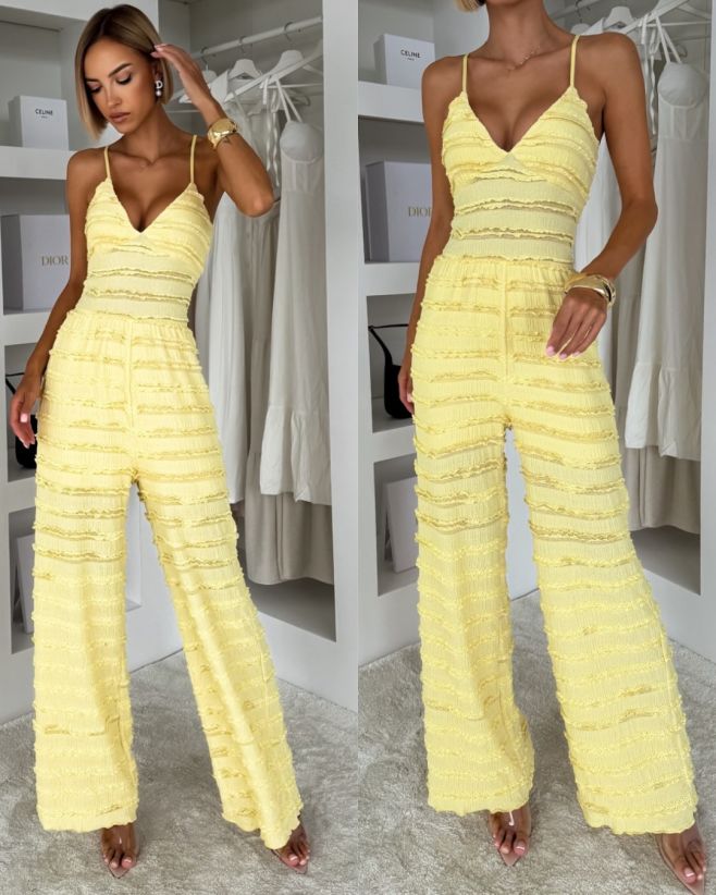 Elegantní dlouhý overal VOTOTA, který spojuje ženskost, komfort a moderní styl v jednom dokonalém kousku. Lehký...