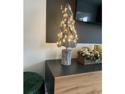 Dekoračný drevený stromček