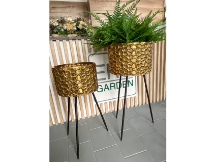 Zlatý kvetináč na nožičkách