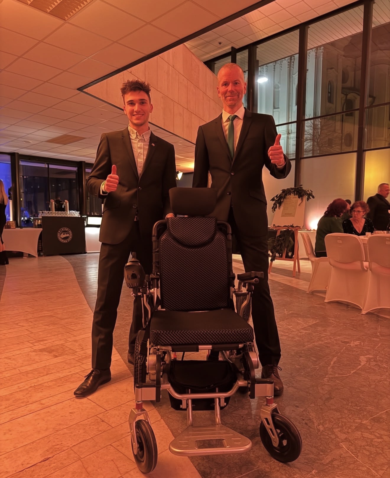 Eroute unterstützte eine Wohltätigkeitsauktion