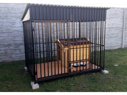 Klassische Hundevoliere 2 x 1,5m vollständig geöffnet (Farbe Braun)