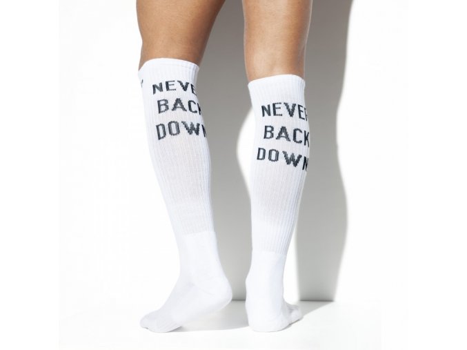 sck09 never back down socks