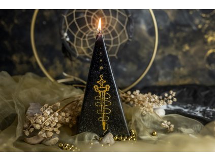 Cerne svice Pyramida 03