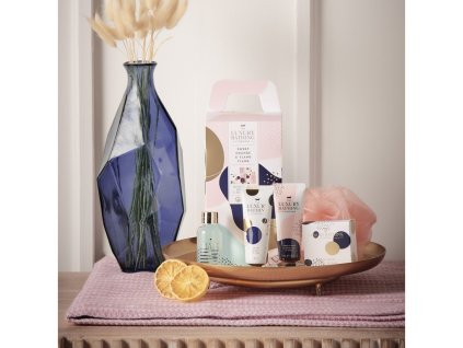 Luxury Bathing Warm Vanilla & Sweet Almond