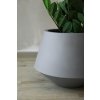 15156 14 kulaty kvetinac berbelit sklolaminat vyska 30 cm sedy