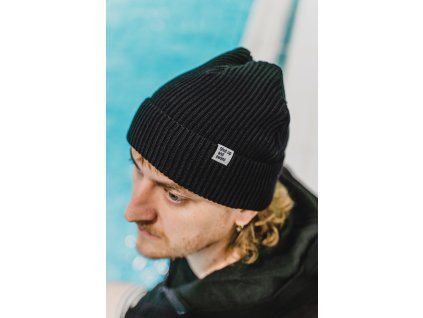 Čepice zimní černá