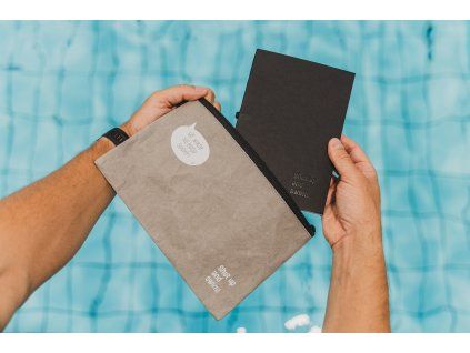 Diář černý s voděodolnou kapsou (černá/šedá)