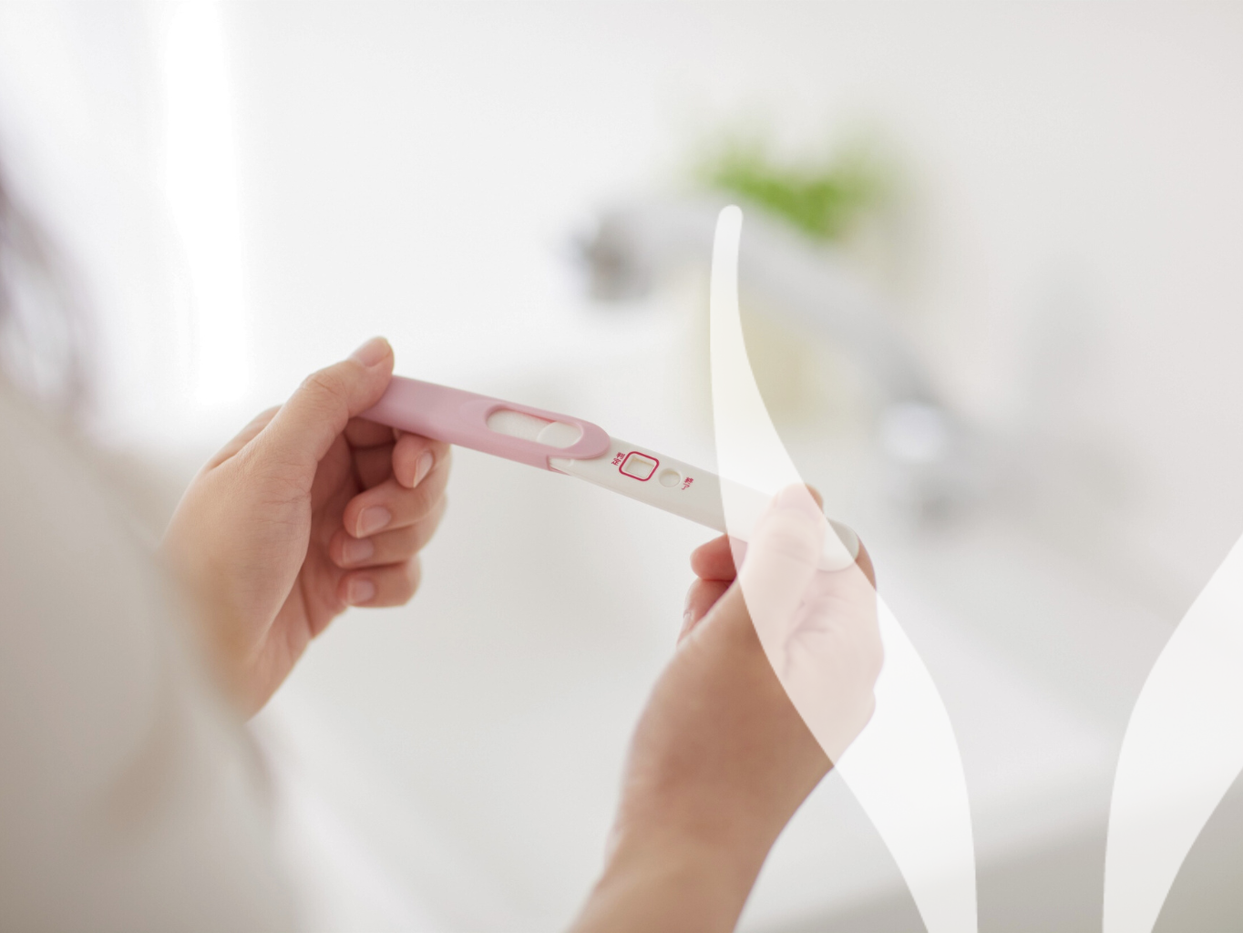 Slabé čiarky na tehotenskom teste? Nechajte si zmerať hCG v krvi.