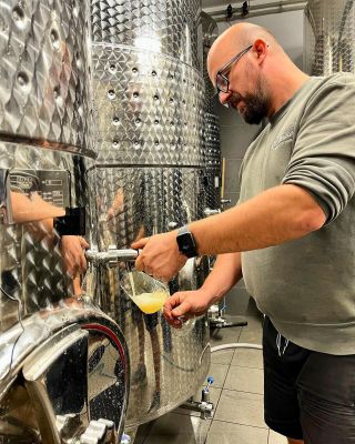 Miroslavem jsme začali a s dalším skončíme.🙈 Miroslav Bočko ml. - teď bychom si měli představit osobu díky které pijete...